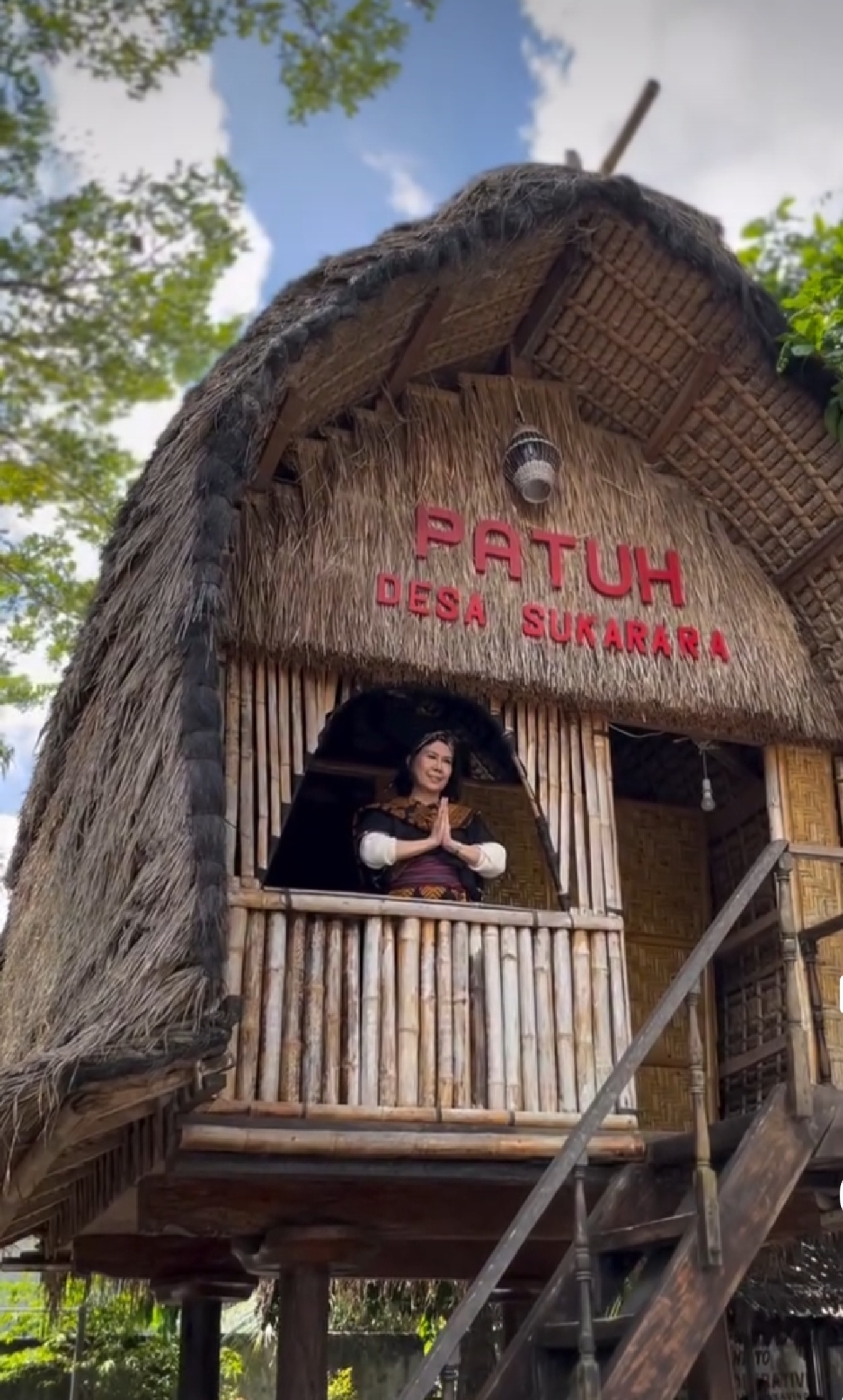 Day Tour /Hand Weaving,Tradisional Village&Beach Tour