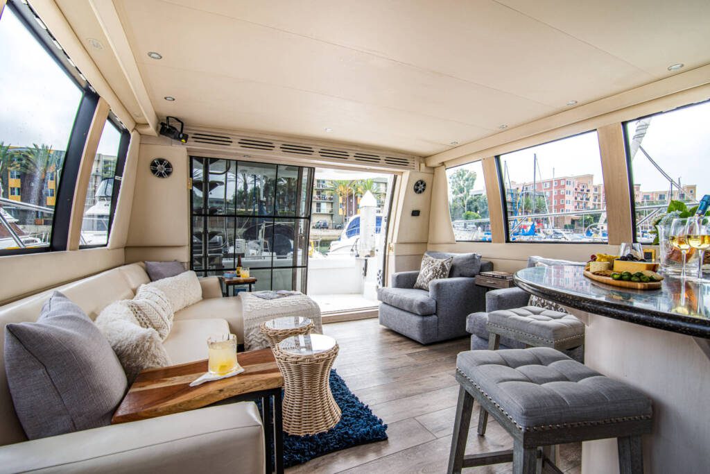 60' CARVER / HAPPIEST OURS